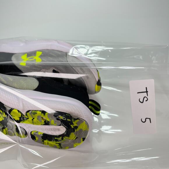 Under Armour Charged Assert 10 Gray Black Running Shoes 3026182-105 Youth Size 6 - Picture 10 of 10